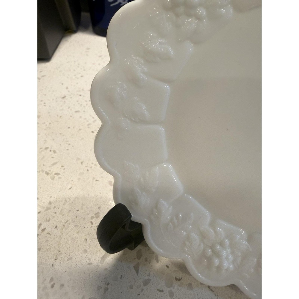 Westmoreland Paneled Grape Milk Glass 6 1/4" Bread Dessert Plate Mid Century - Picture 4 of 6